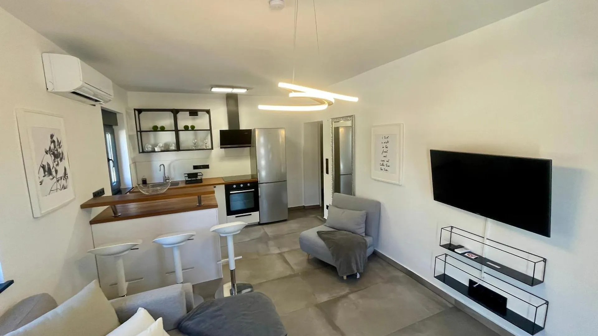 Enna Apartment C Perfect Location 메덜린 크로아티아